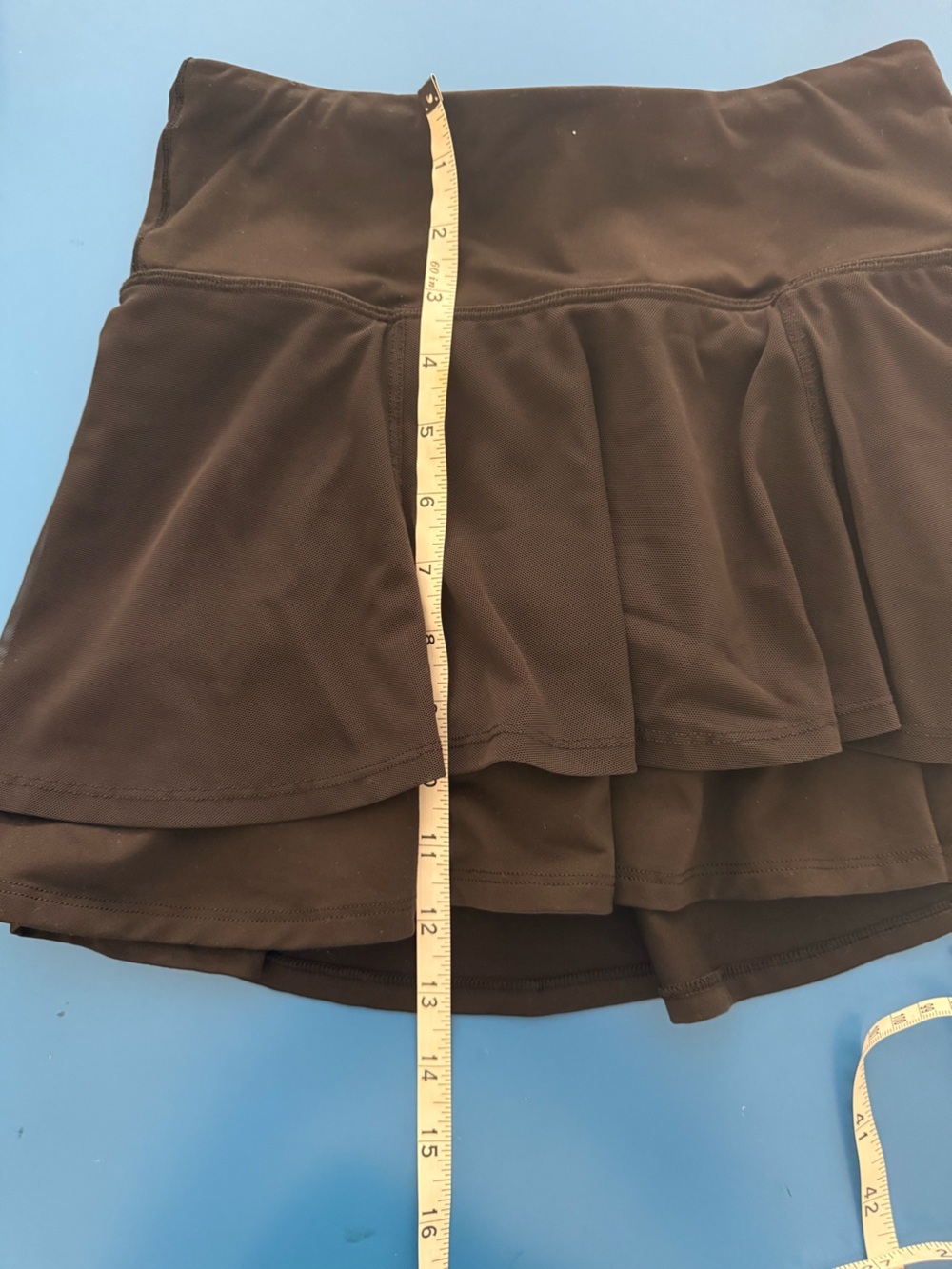 Iviva- Lululemon Tennis Skirt with Built-In Shorts. Like New. Size 10 - Picture 4 of 6